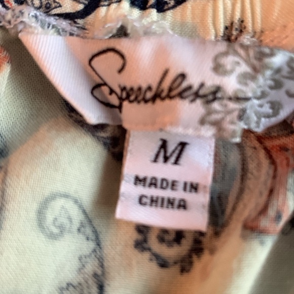 Speechless cap sleeve, paisley dress.  Elastic around neck & under bust.  Size M - Picture 2 of 6